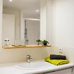 Twenty Business Flats Ouest Hotel *