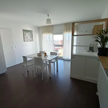 Twenty Business Flats Ouest ホテル *