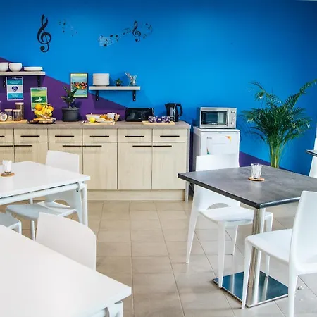 Twenty Business Flats Ouest Hotel *