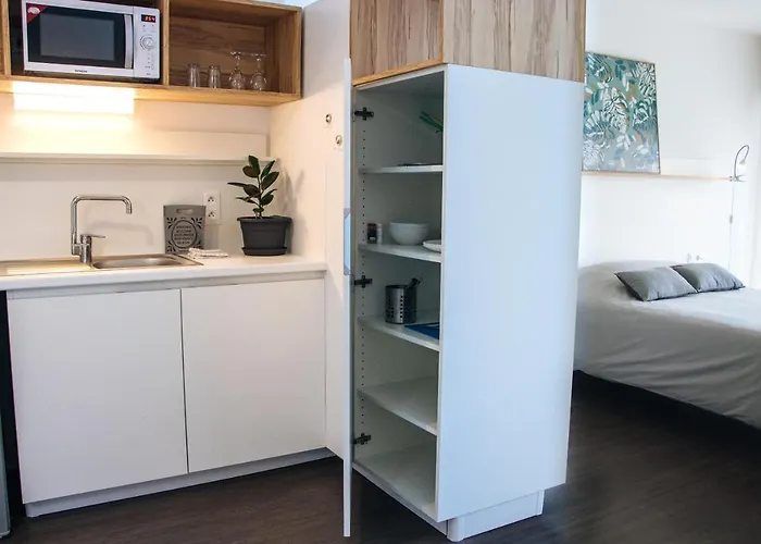 Twenty Business Flats Ouest Hotel *