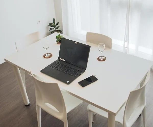 Twenty Business Flats Ouest فندق *