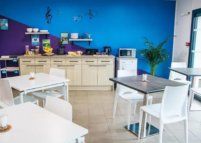 Twenty Business Flats Ouest Hotel *