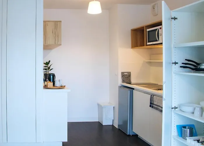 Twenty Business Flats Ouest فندق *